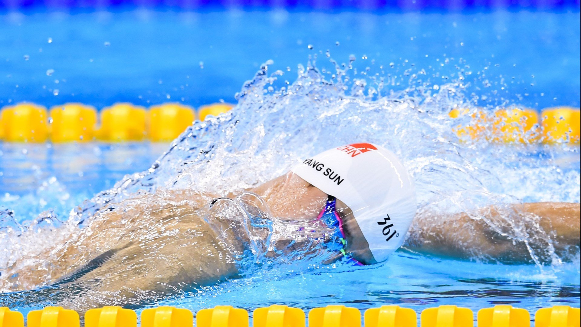 开云体育官方入口-女子足球推广活动深入校园激发学生参与热情，以某大学推广足球活动为主题的简报